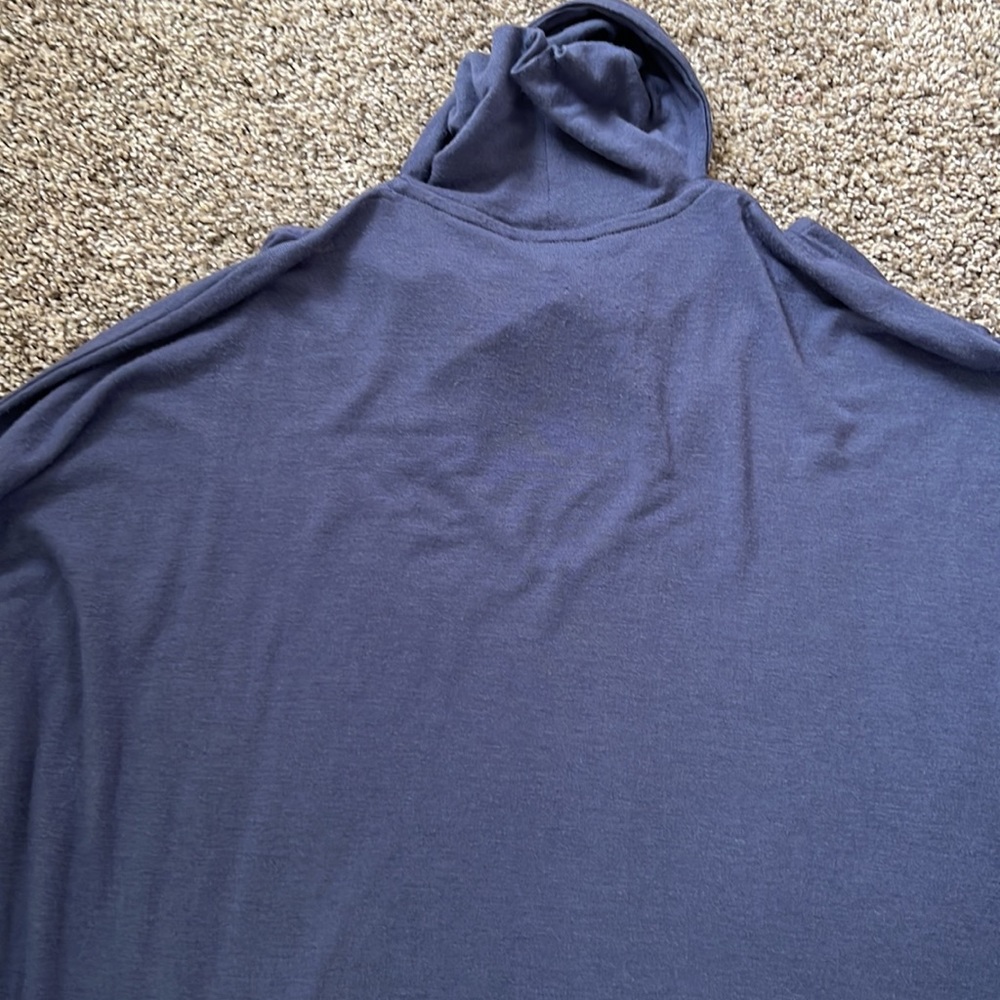 Express Cutout Top - Picture 8 of 8